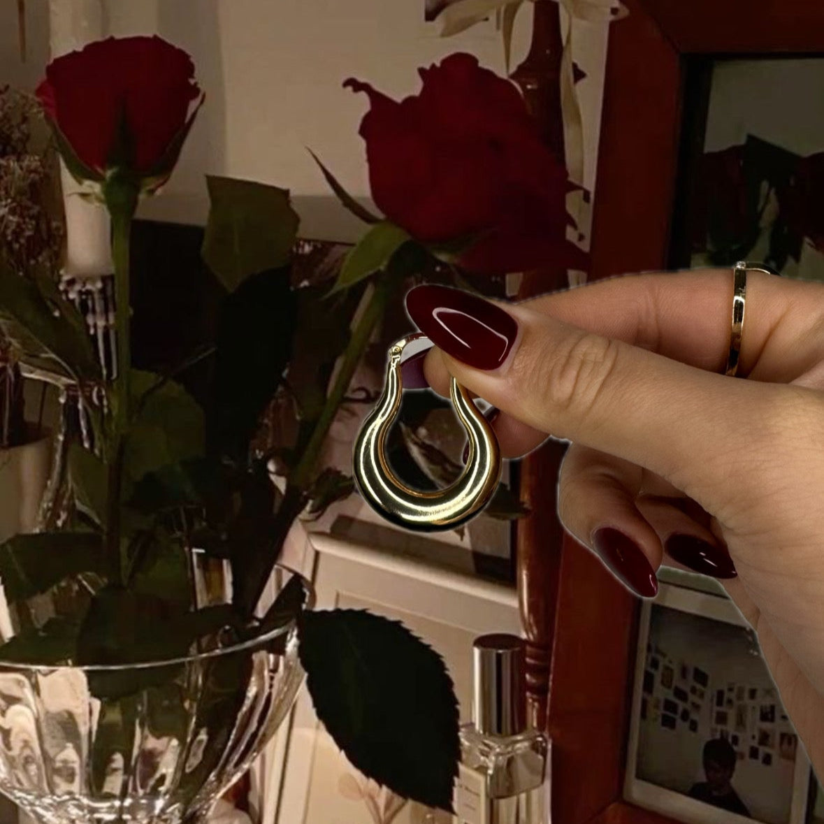 Amor de Luna Collection - Pera Hoop Earrings