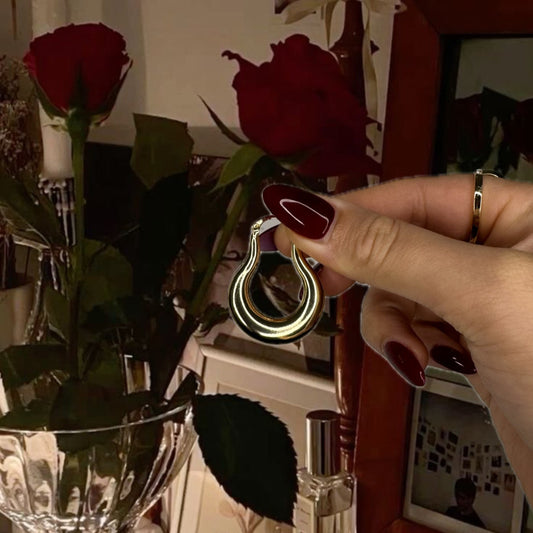 Amor de Luna Collection - Pera Hoop Earrings
