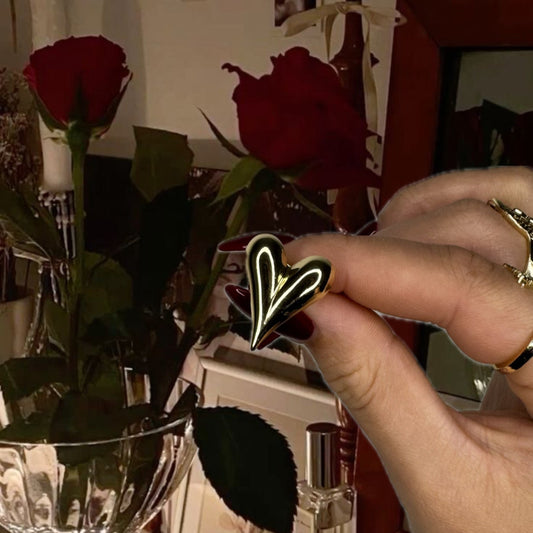 Amor de Luna Collection - Corazón Earrings