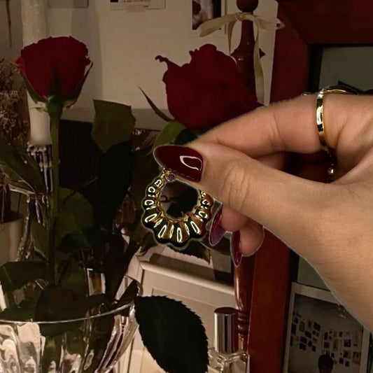 Amor de Luna Collection - Concha Hoop Earrings