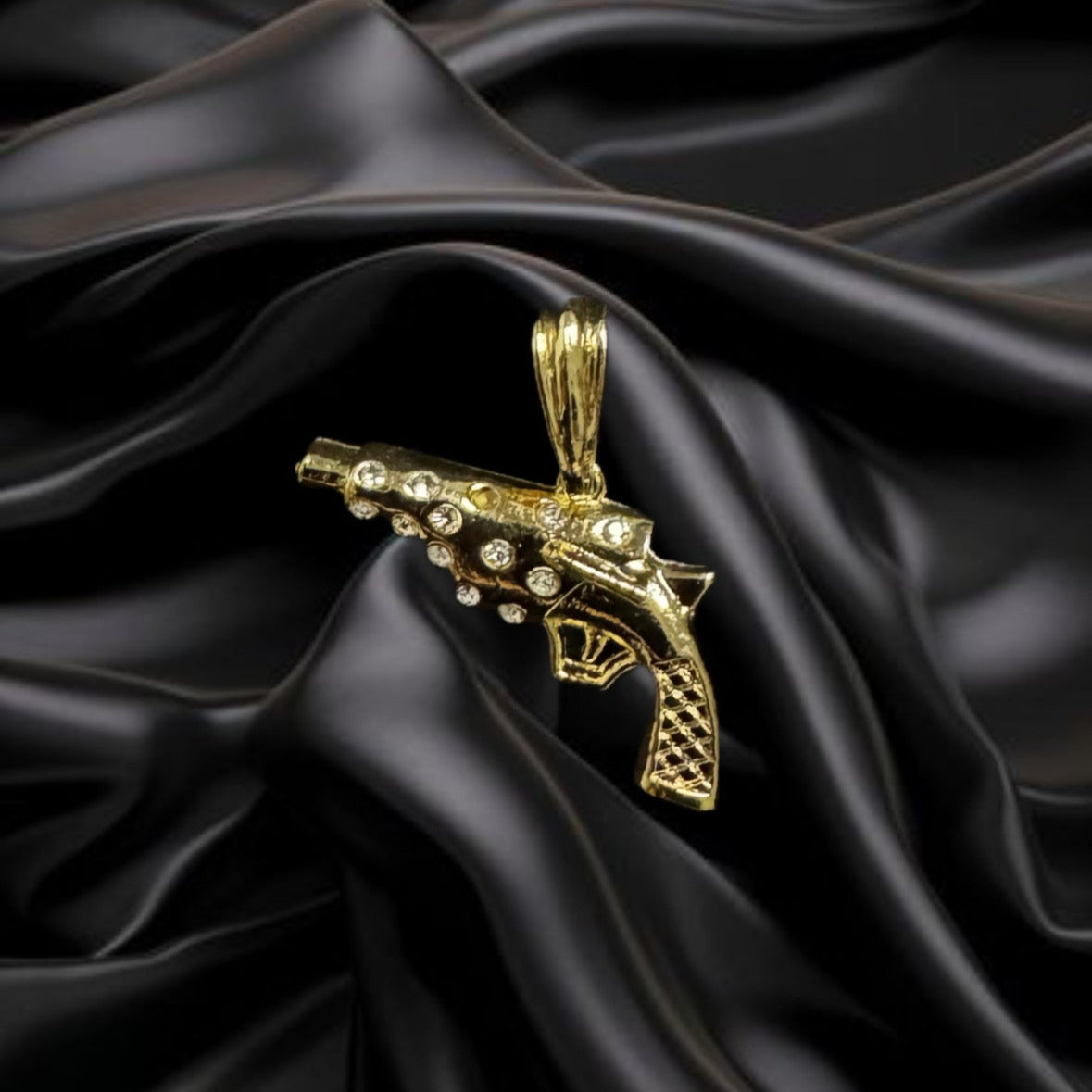 Divina Protección Collection - La Pistola Pendant
