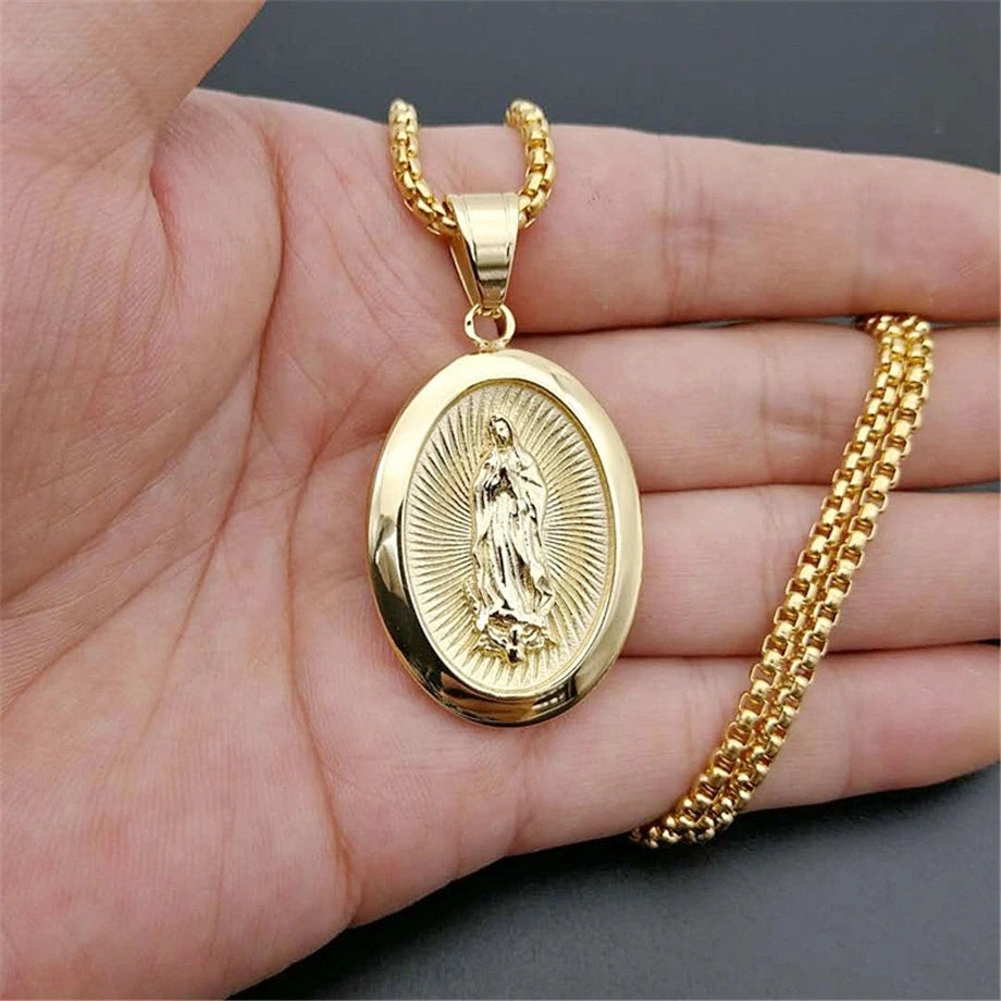 Divina Protección Collection - Virgin Mary Pendant & Chain